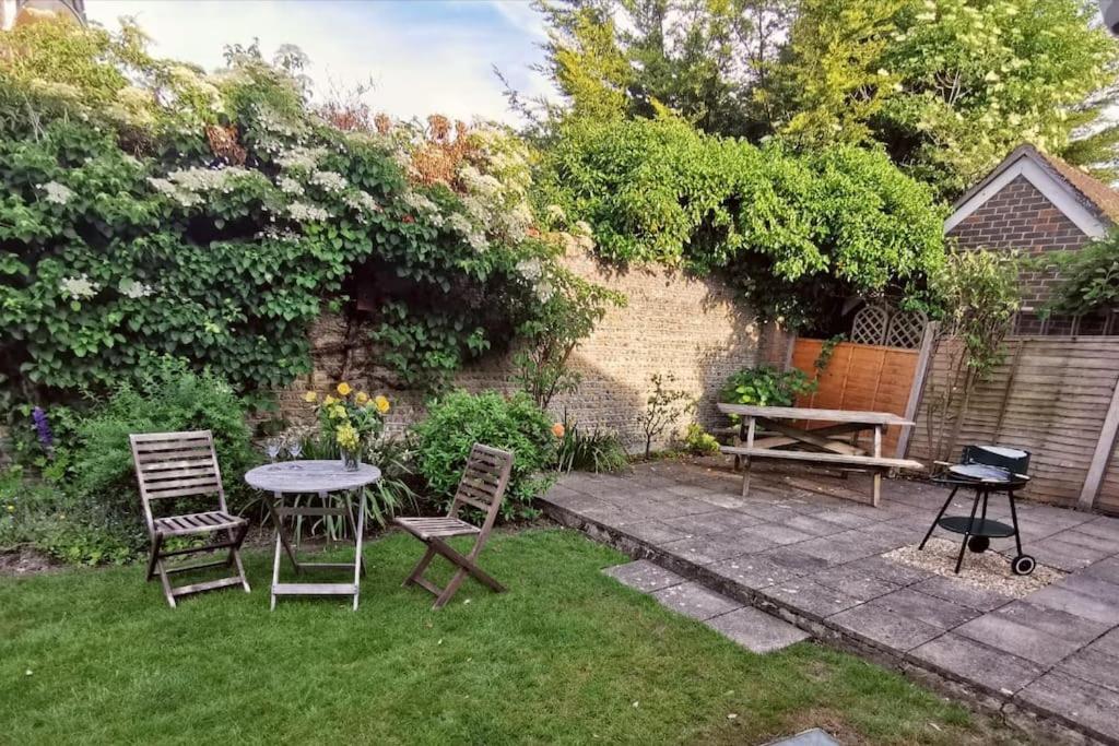 Beautiful Gate House A 4 Minute Walk From Beach Μπόνορ Ρέτζις Εξωτερικό φωτογραφία